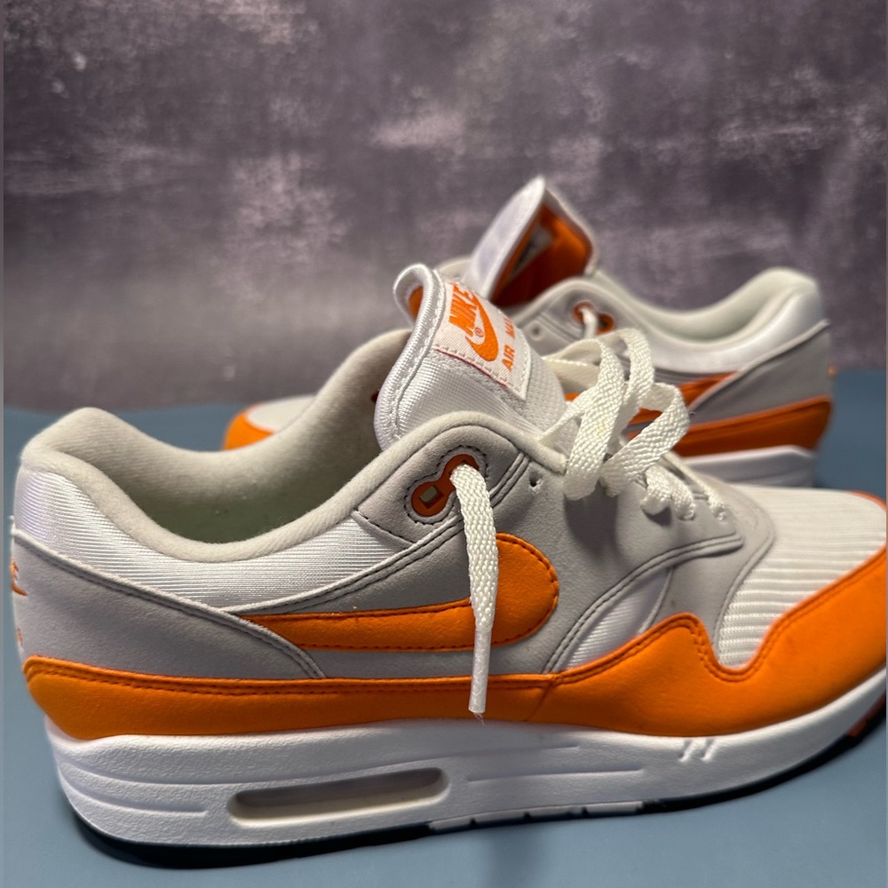 AIR MAX 1’ Magma Orange